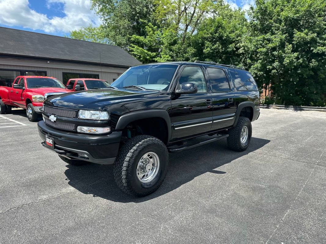 Used 2001 Chevrolet Suburban 2500 LT w/ LT Preferred Equipment Group AWD/4WD image 6