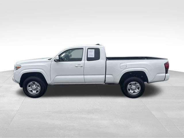 Used 2022 Toyota Tacoma SR w/ SR Convenience Package RWD image 2