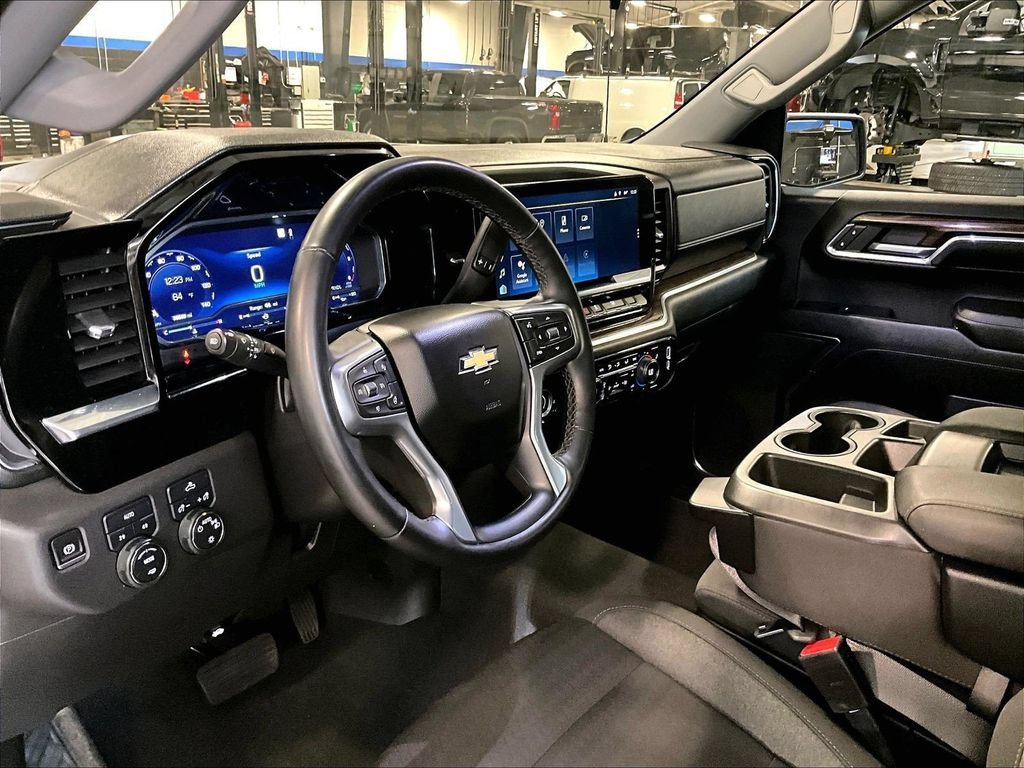 Used 2023 Chevrolet Silverado 1500 LT AWD/4WD image 8