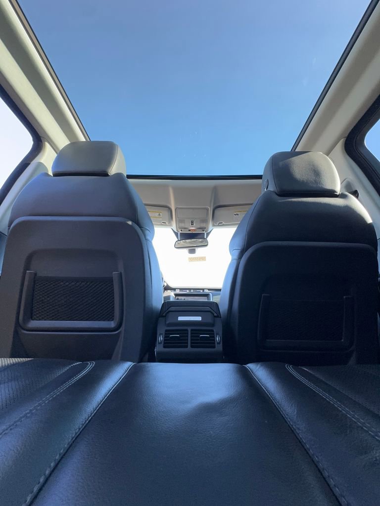 Used 2019 Land Rover Range Rover Evoque SE Premium image 30