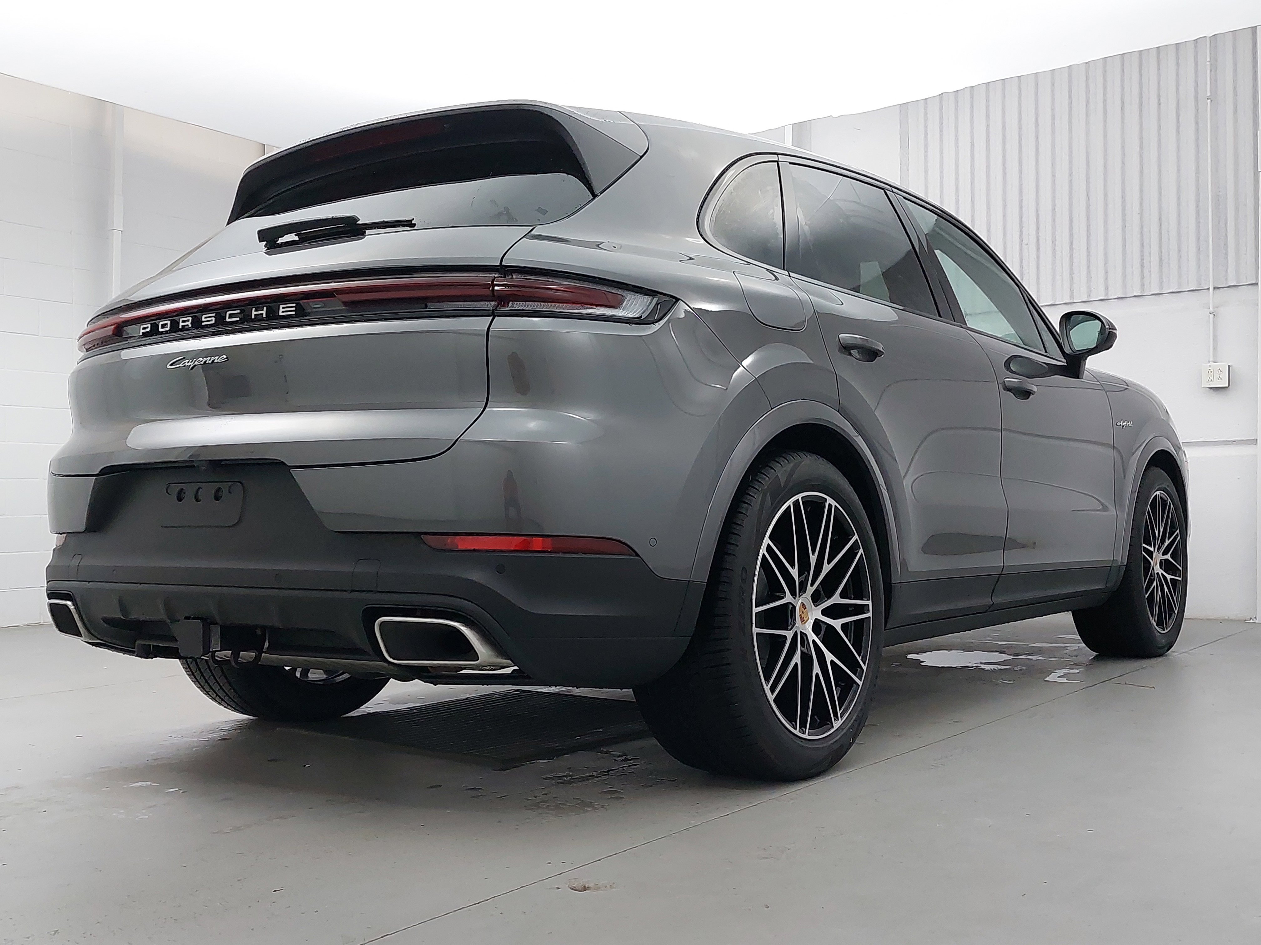 New 2025 Porsche Cayenne E-Hybrid image 7