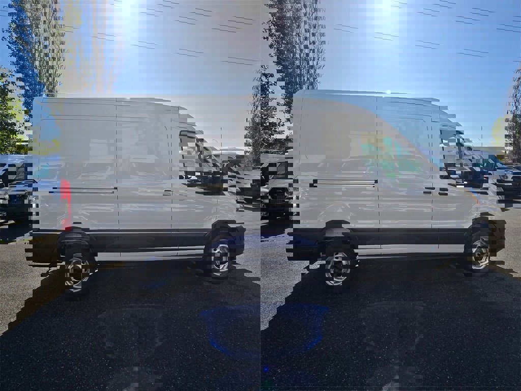 New 2025 Ford Transit 250 148 Medium Roof image 4