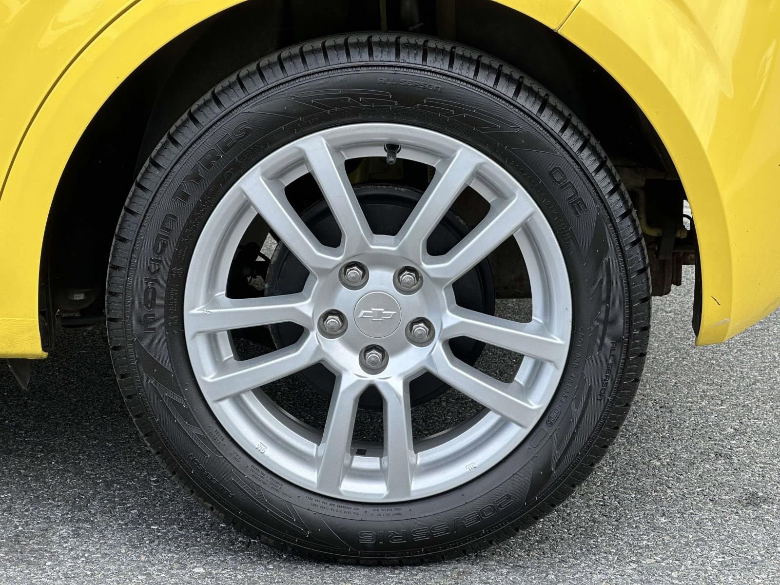 Used 2015 Chevrolet Sonic LT w/ LT Promotional Package FWD image 14