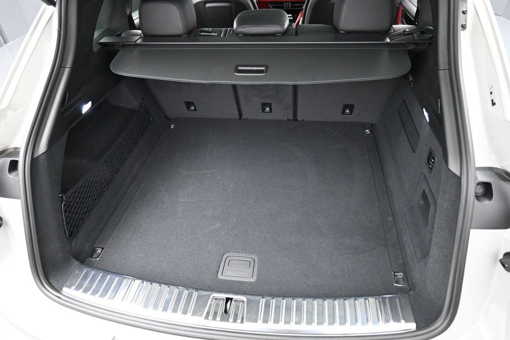 Certified 2025 Porsche Cayenne GTS AWD/4WD image 33