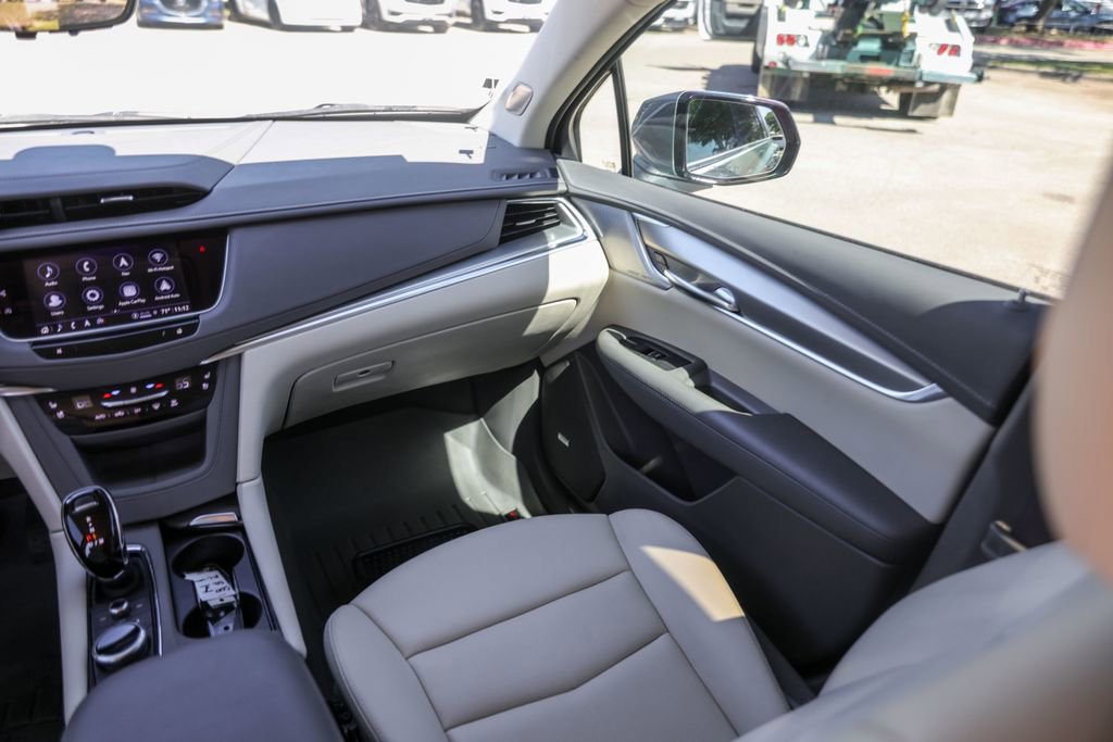 Certified 2023 Cadillac XT5 Premium Luxury w/ Technology Package image 28