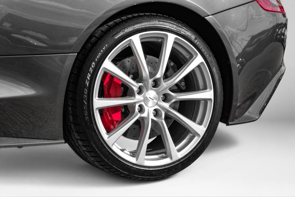 Used 2016 Aston Martin Vanquish Coupe RWD image 54