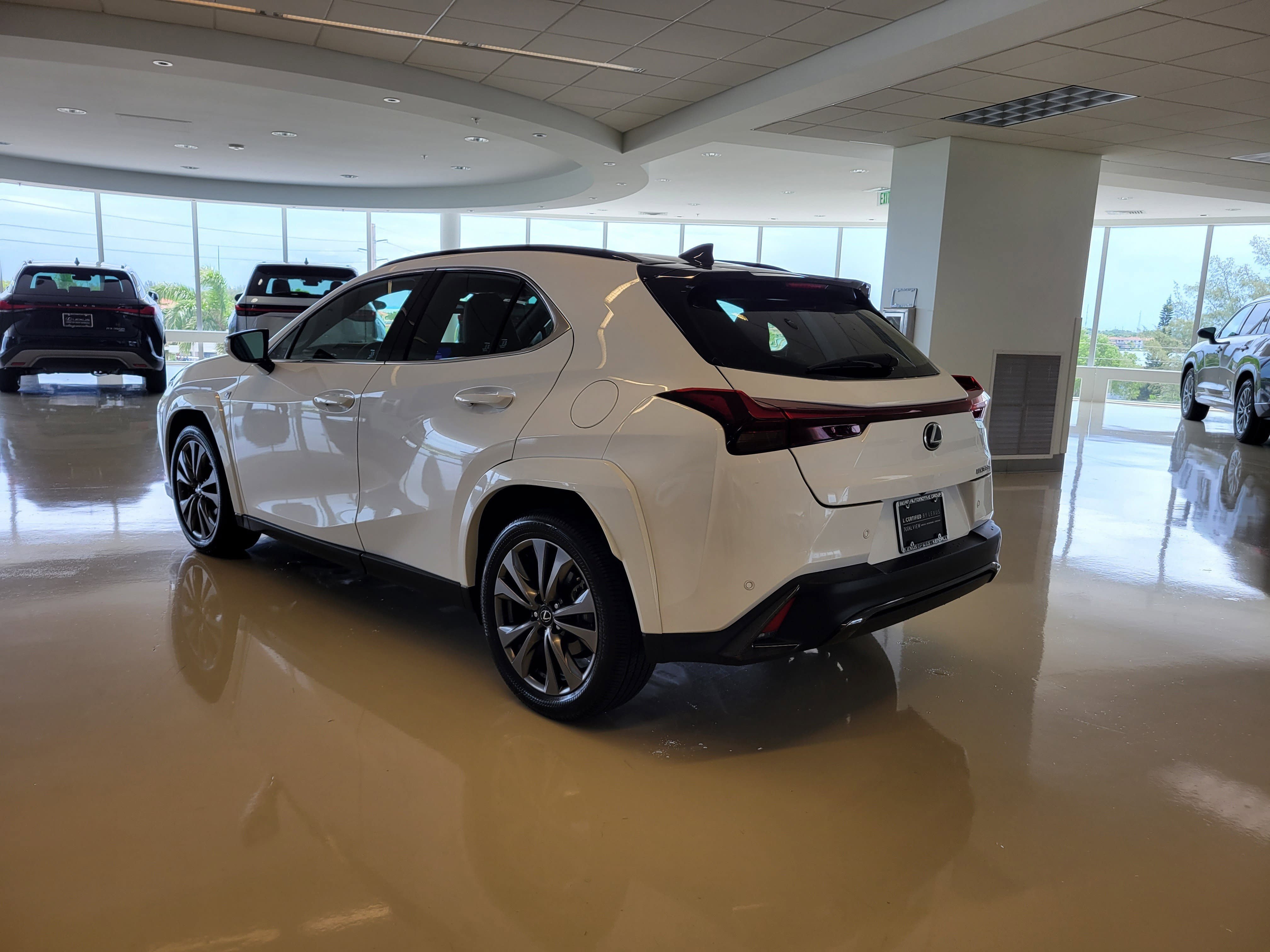 Used 2025 Lexus UX 300h FWD image 7