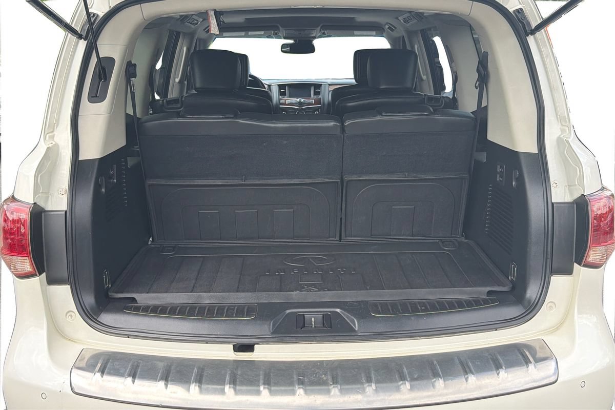 Used 2015 INFINITI QX80 4WD w/ Deluxe Technology Package image 12