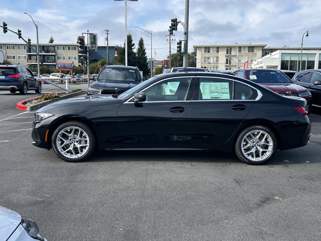 New 2026 BMW 330i Sedan w/ Convenience Package RWD image 2