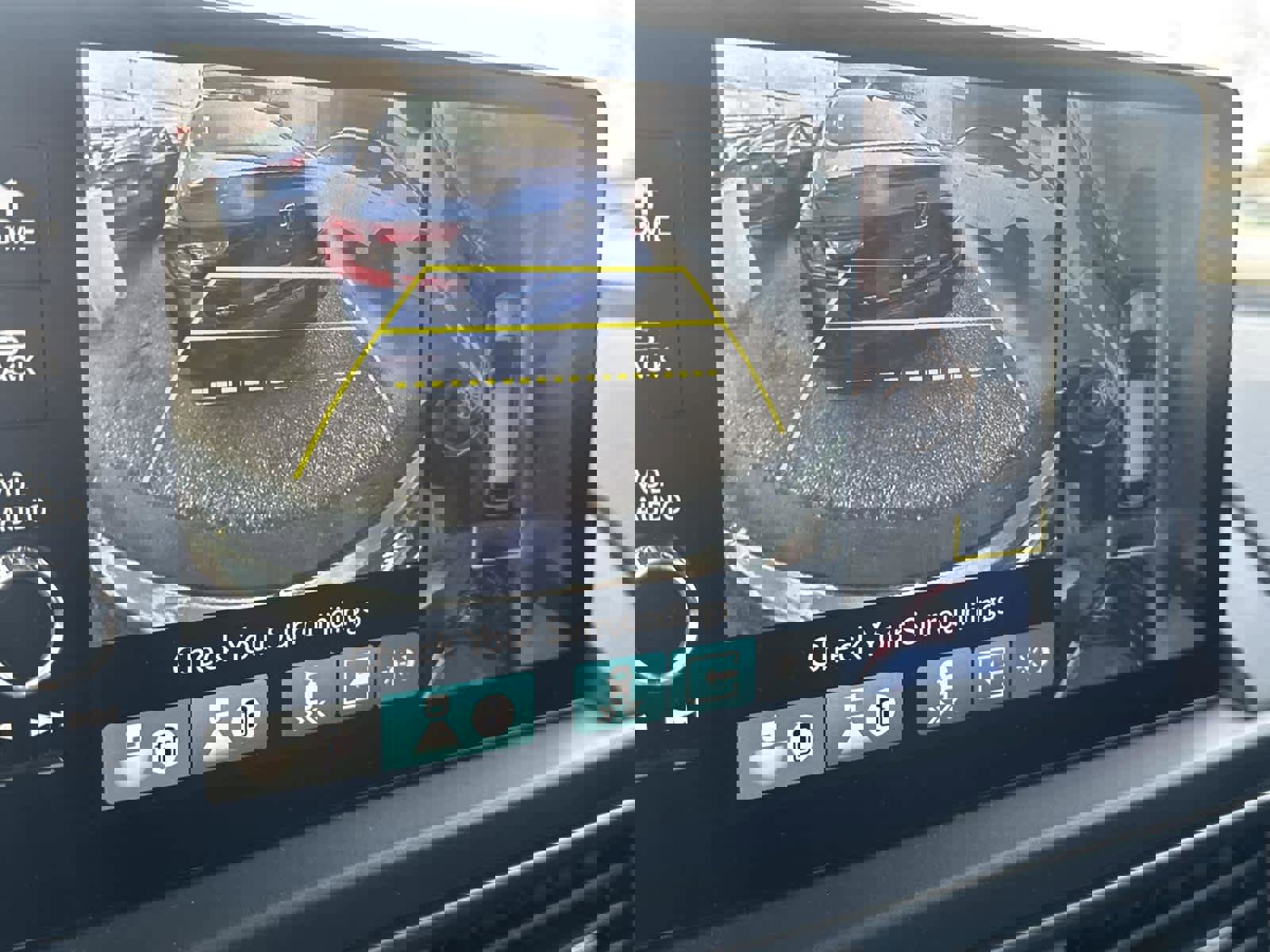 Used 2025 Honda Pilot TrailSport image 24