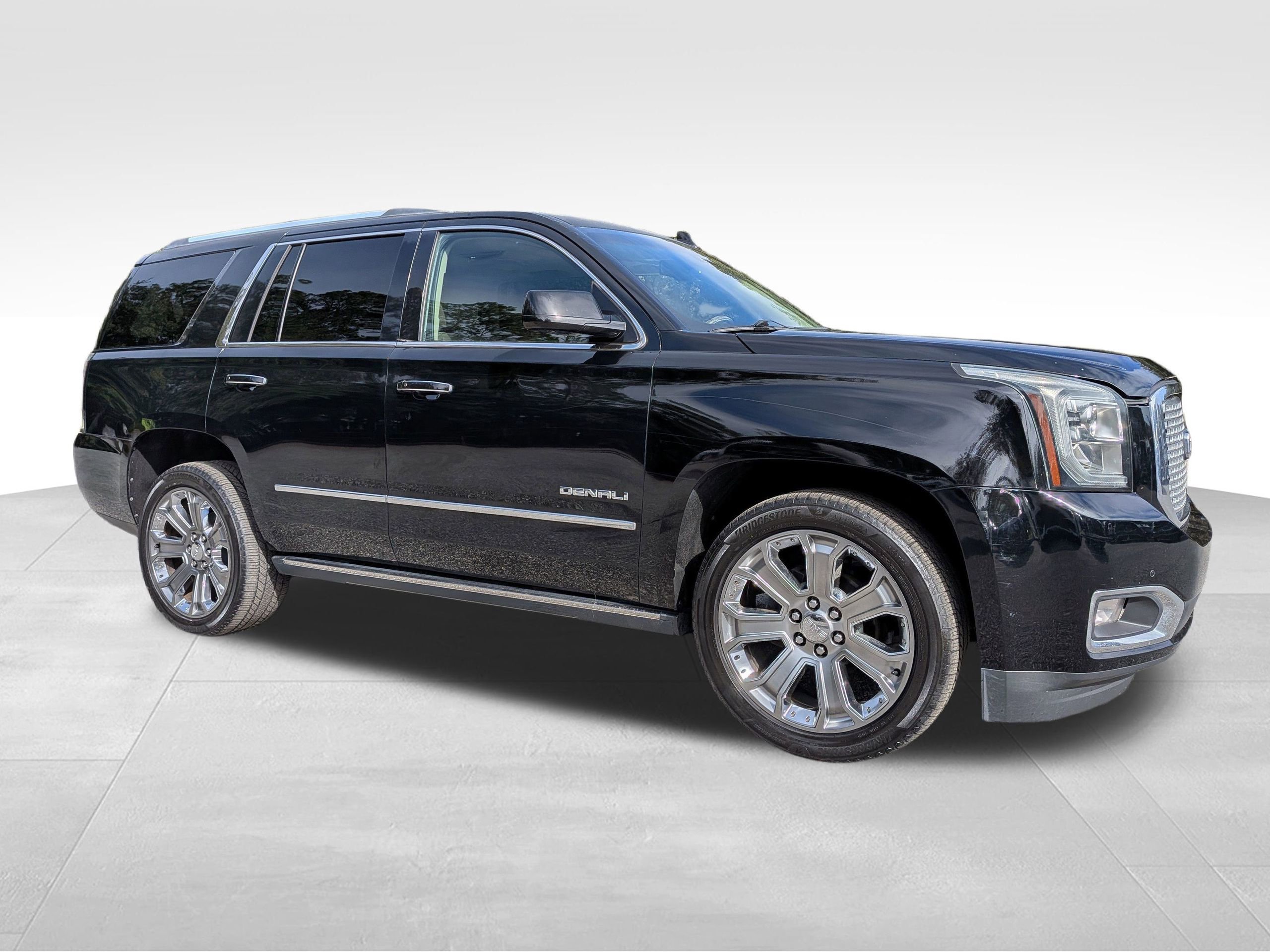 Used 2015 GMC Yukon Denali w/ Premium Package image 1