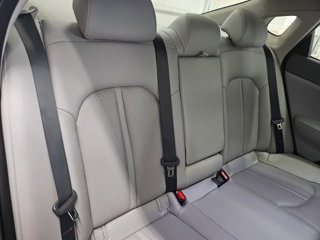 Used 2016 Kia Optima EX w/ Premium Package image 16