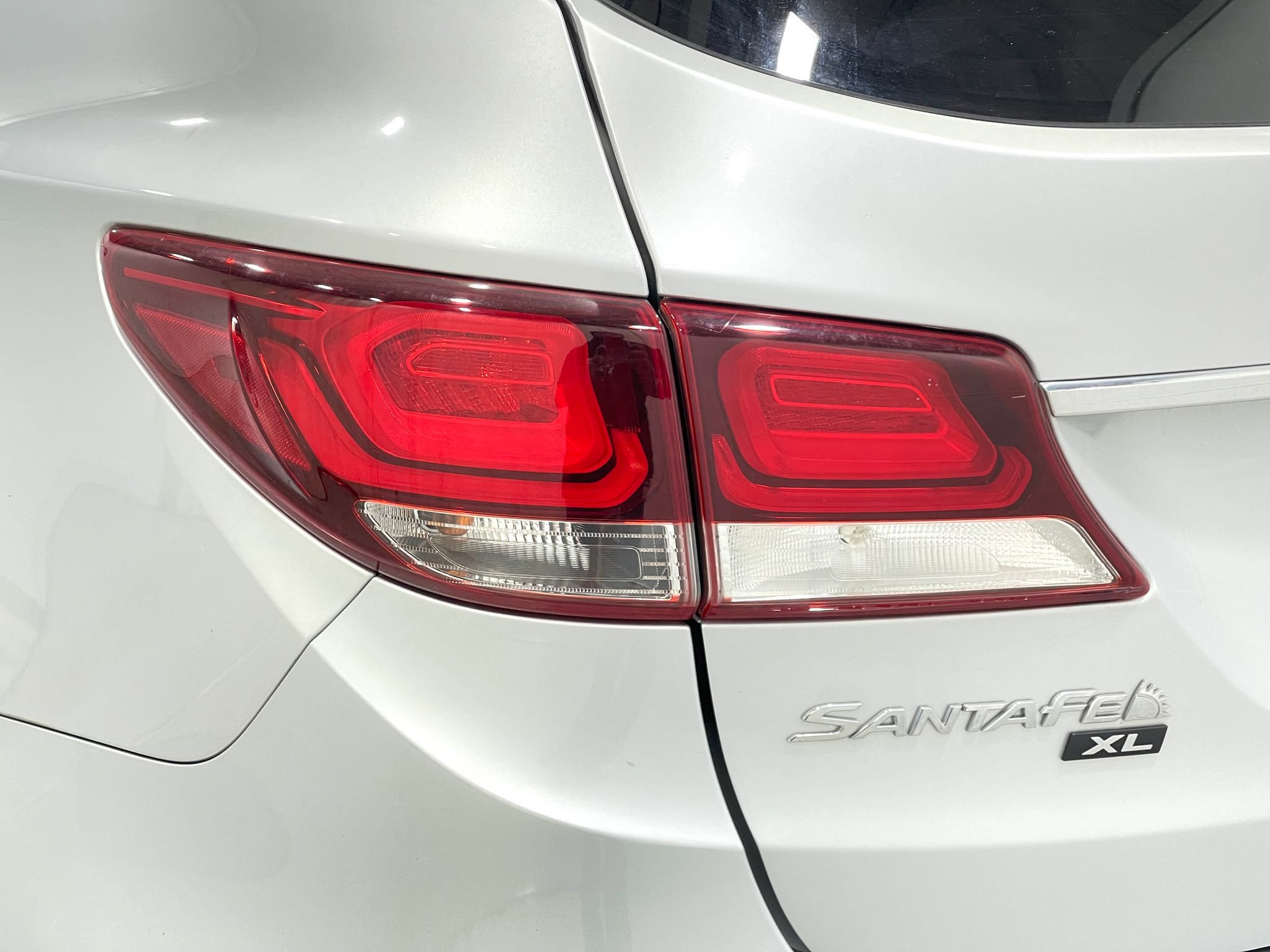 Used 2019 Hyundai Santa Fe XL AWD/4WD image 36