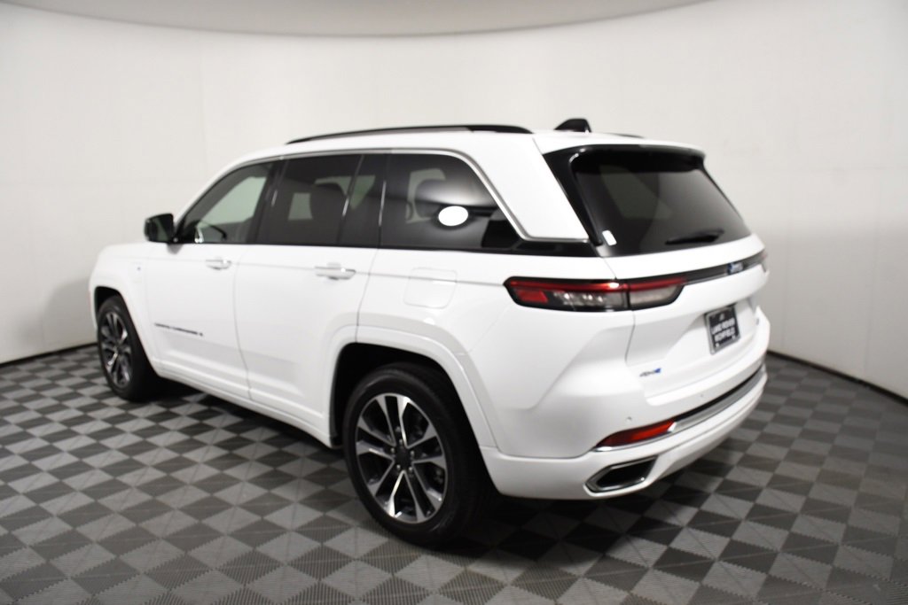 Used 2023 Jeep Grand Cherokee Overland image 3