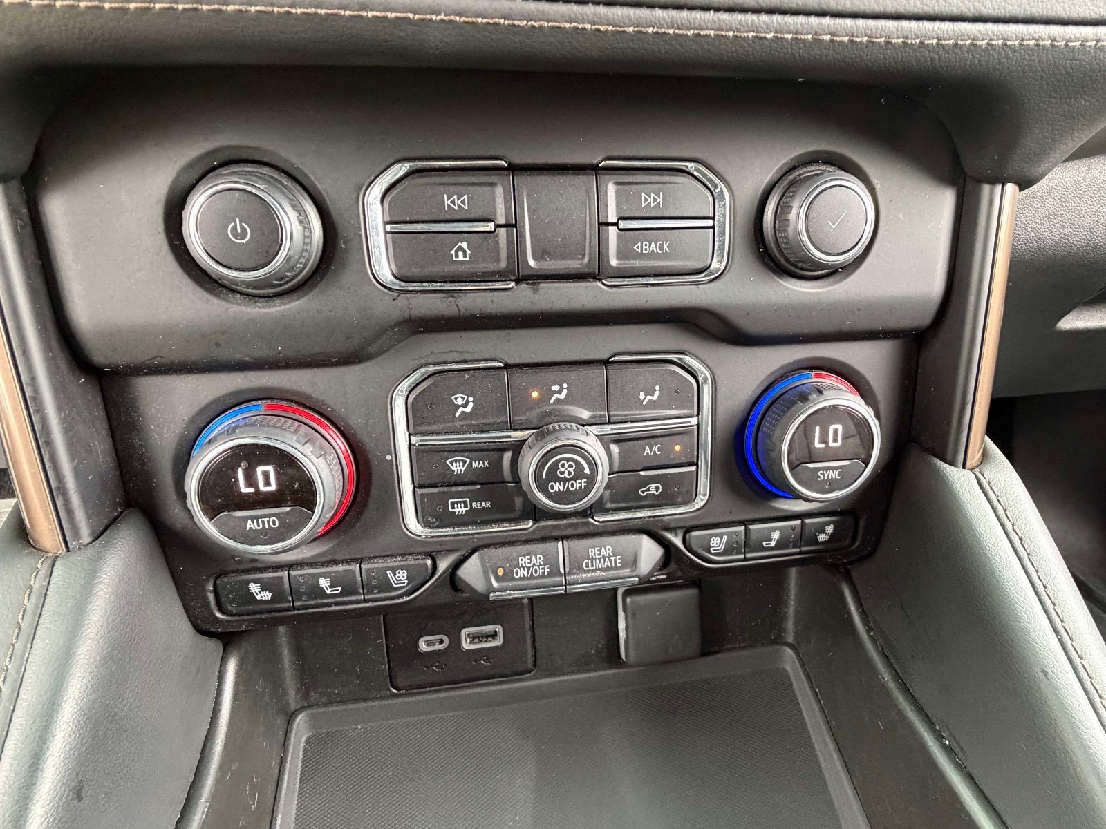 Used 2022 Chevrolet Tahoe High Country AWD/4WD image 10