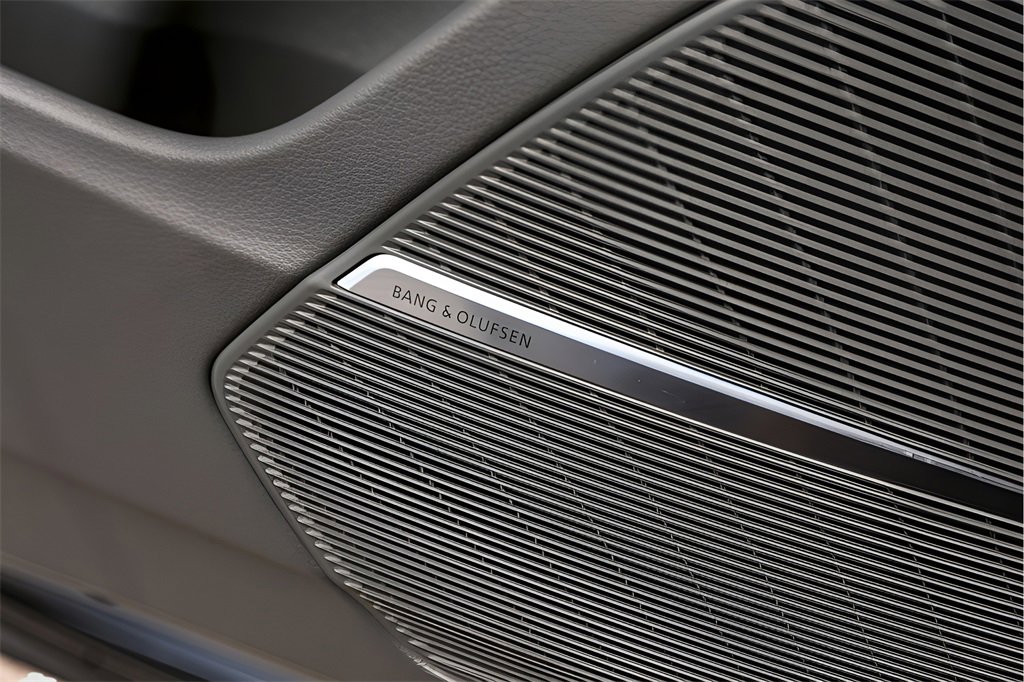 Used 2024 Audi Q8 Prestige image 26