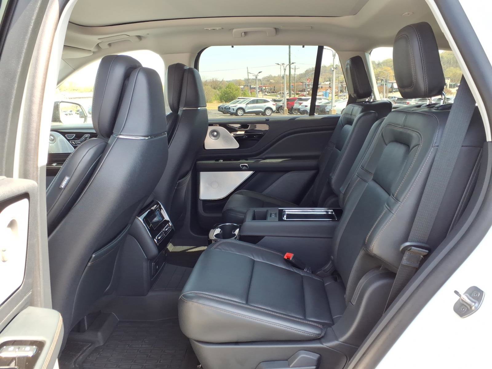 Used 2025 Lincoln Aviator Reserve w/ Equipment Group 201A image 14