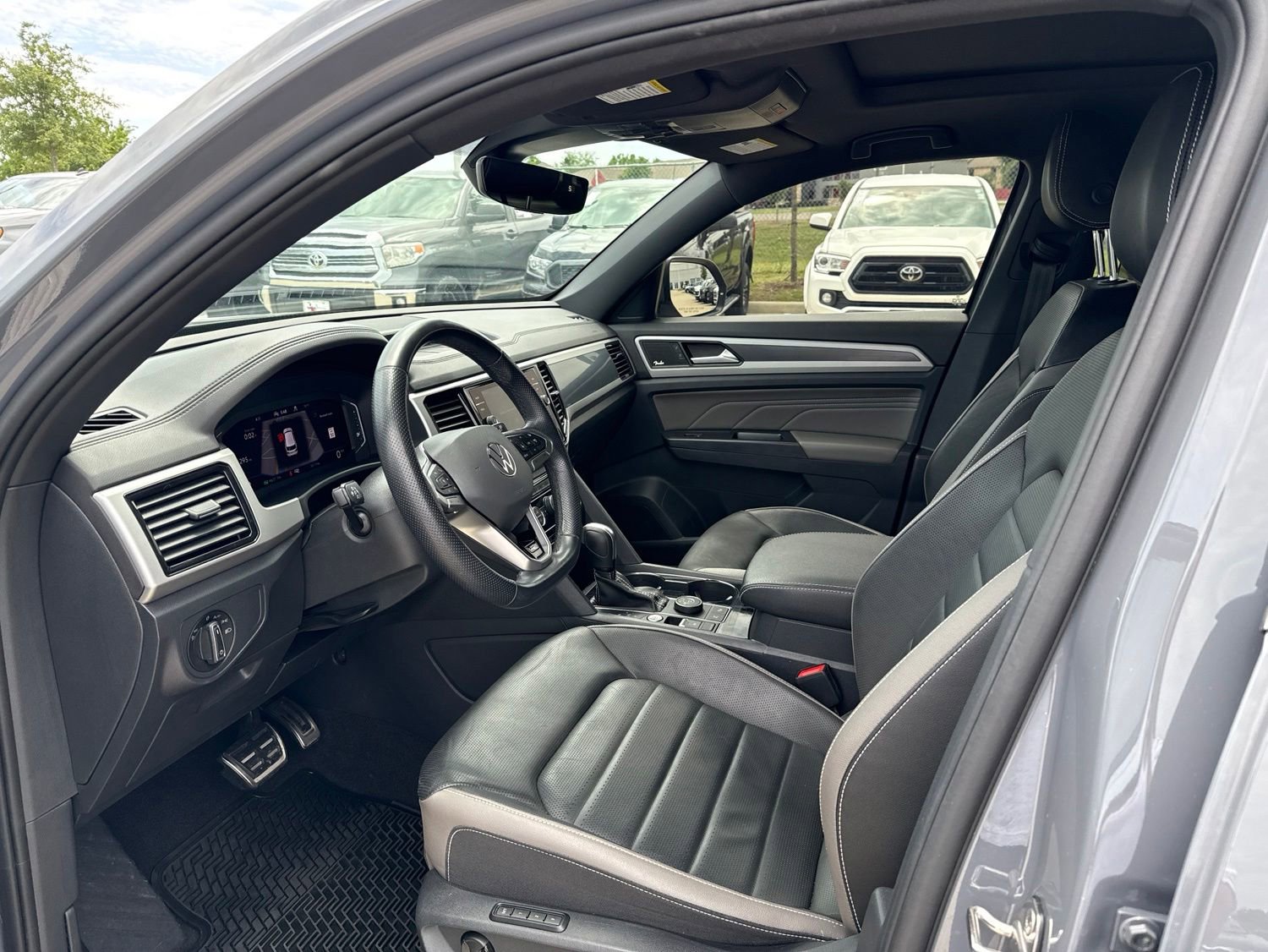 Used 2021 Volkswagen Atlas Cross Sport SEL Premium R-Line AWD/4WD image 5