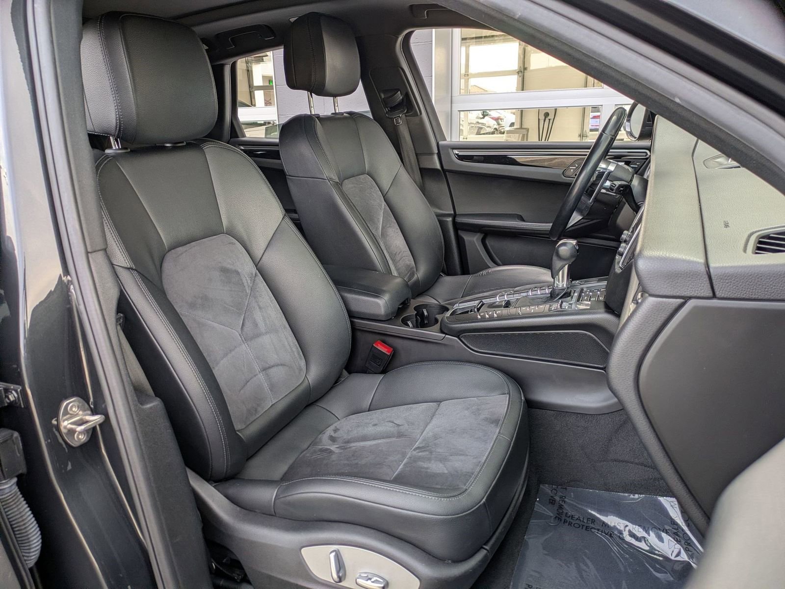 Used 2018 Porsche Macan image 28