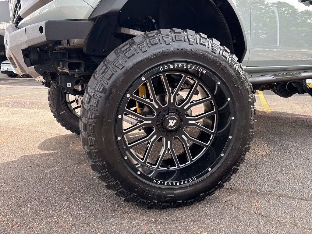 Used 2022 Ford Bronco Black Diamond w/ Sasquatch Package AWD/4WD image 2