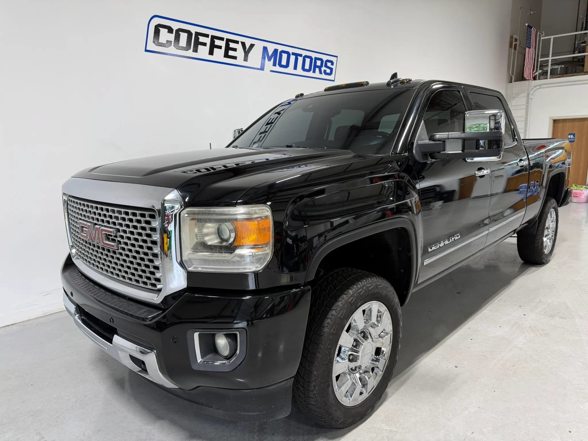 Used 2016 GMC Sierra 2500 Denali w/ Duramax Plus Package AWD/4WD image 2
