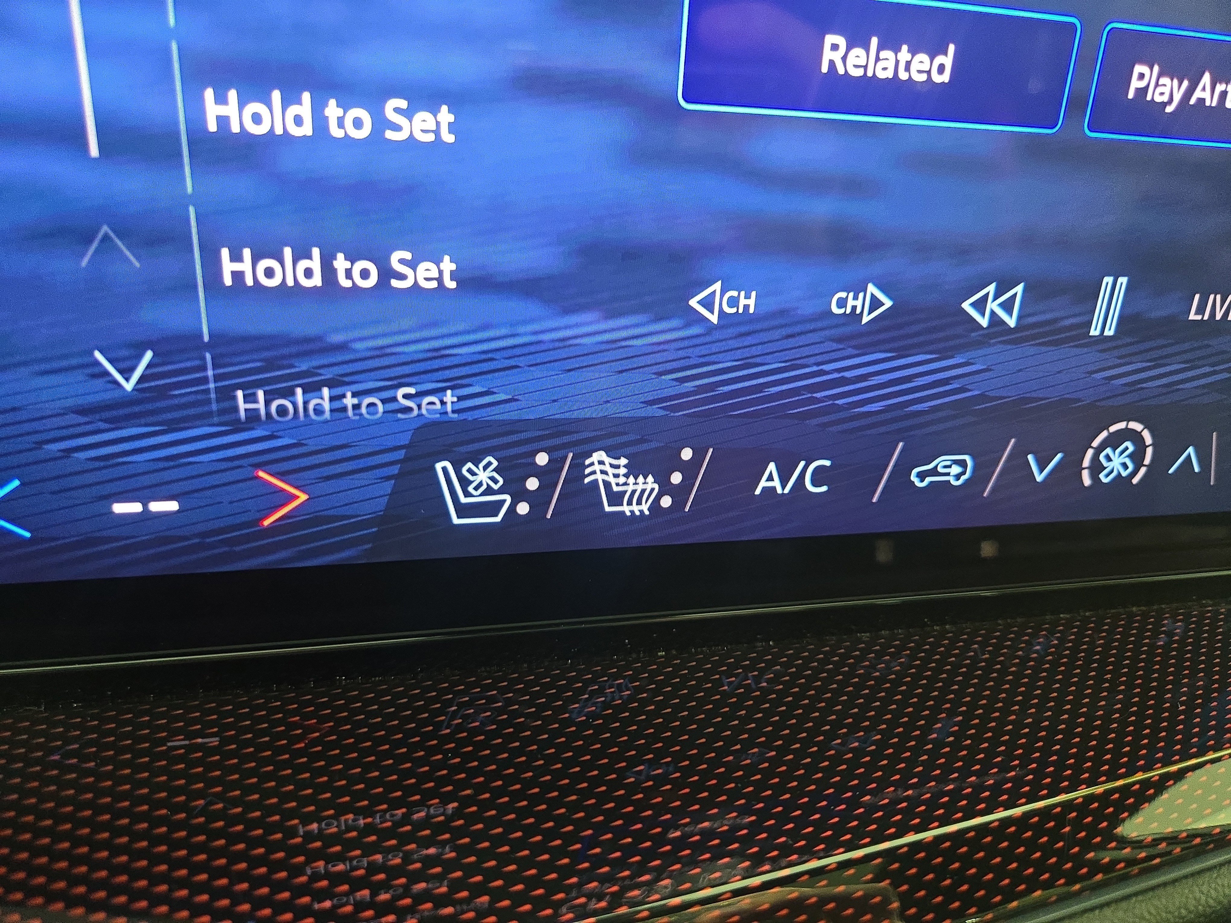 Certified 2025 Chevrolet Traverse RS w/ LPO, Floor Liner Package AWD/4WD image 29