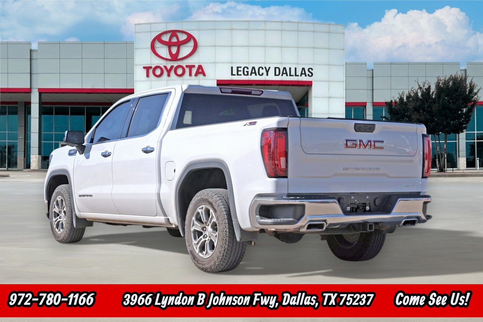 Used 2024 GMC Sierra 1500 SLT w/ X31 Off-Road Package image 8