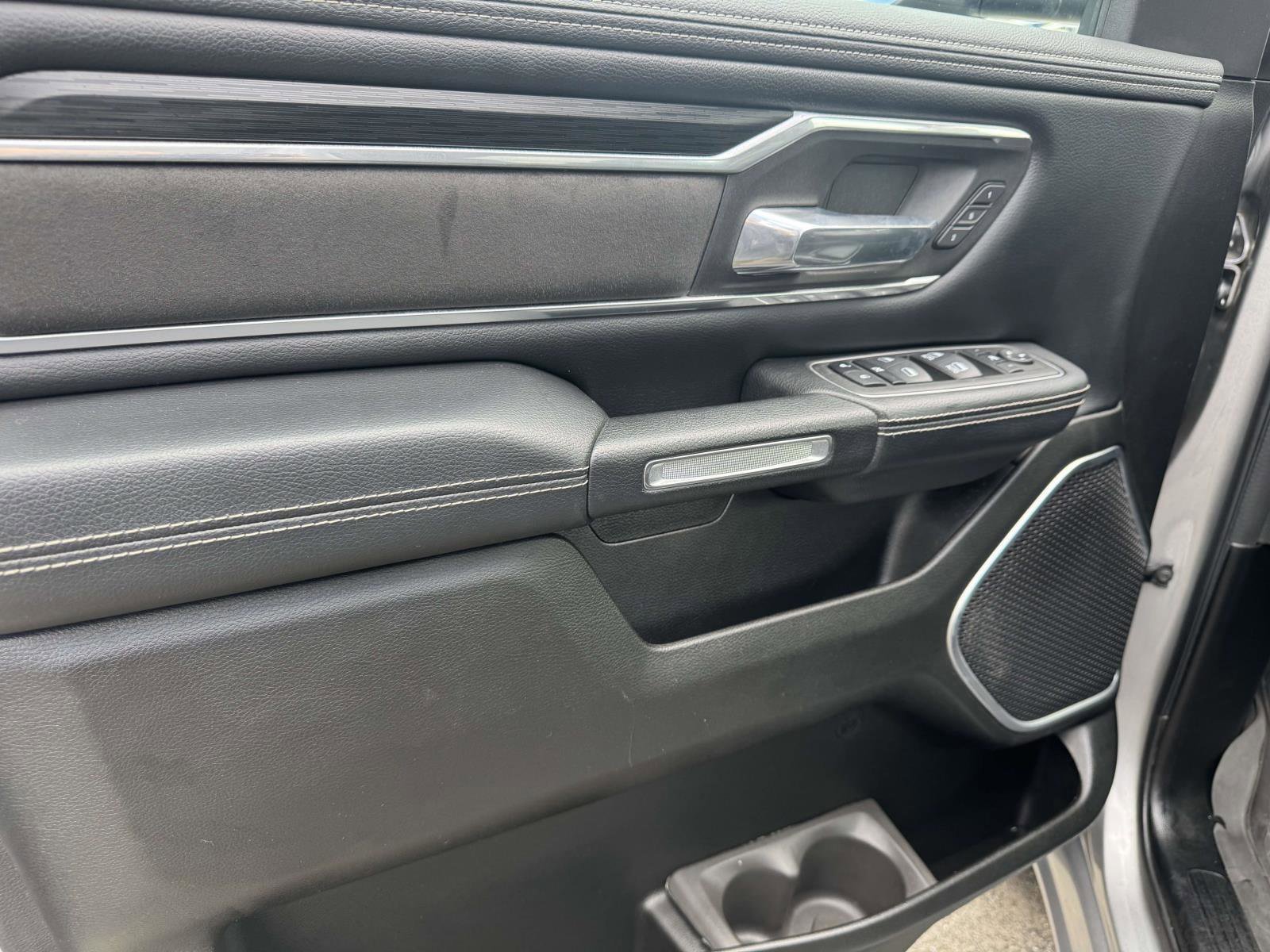 Used 2023 RAM 1500 Laramie AWD/4WD image 16
