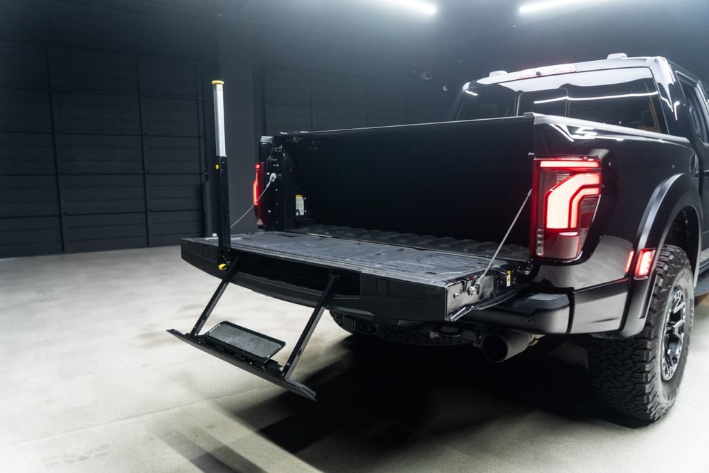 Used 2025 Ford F150 Raptor AWD/4WD image 21