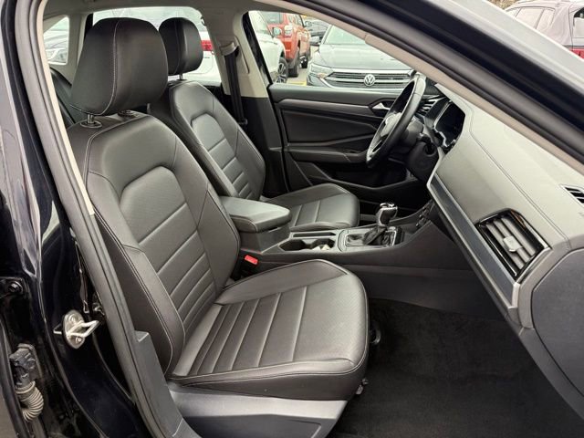 Used 2024 Volkswagen Jetta SE image 22
