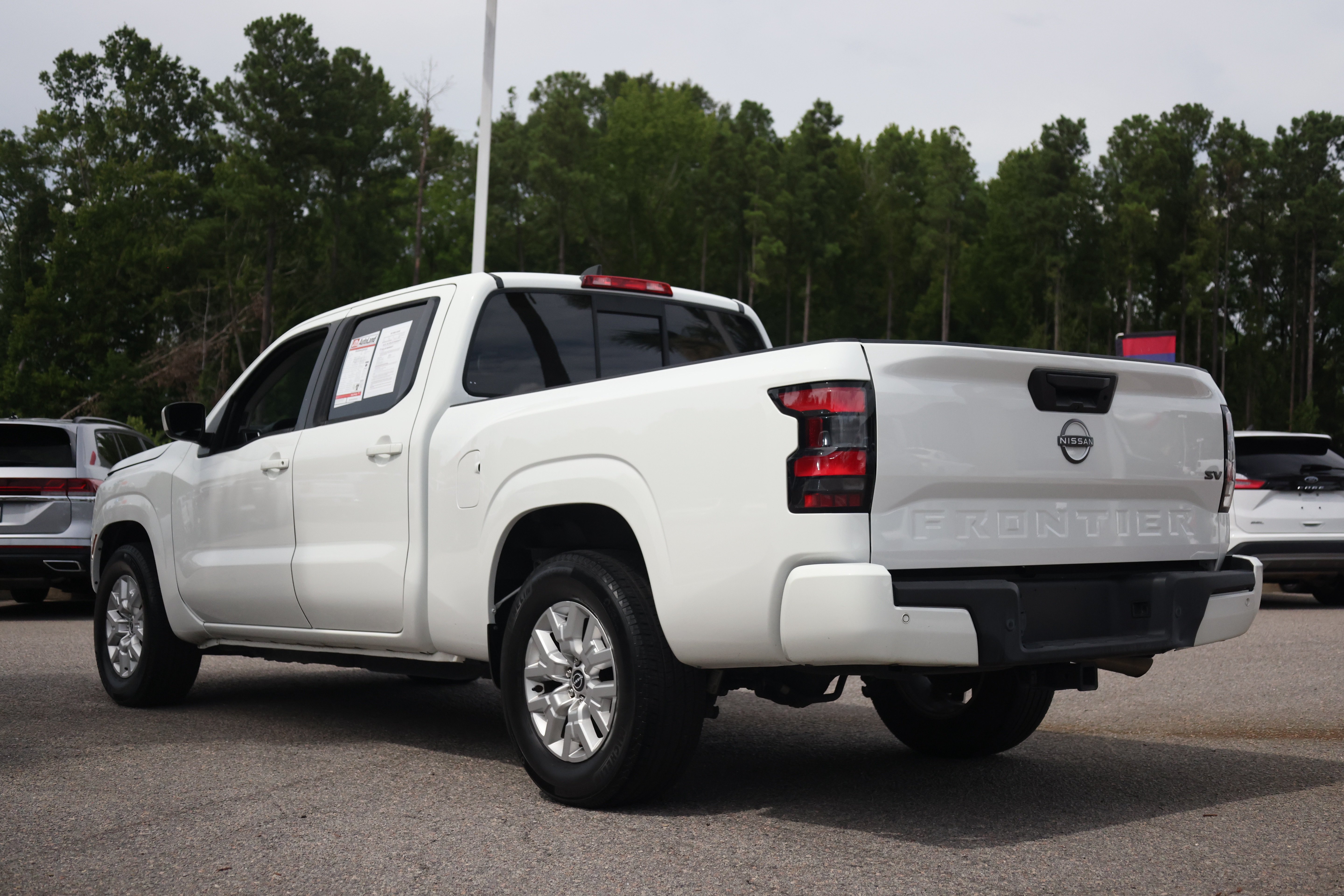 Used 2022 Nissan Frontier SV w/ Technology Package RWD image 3