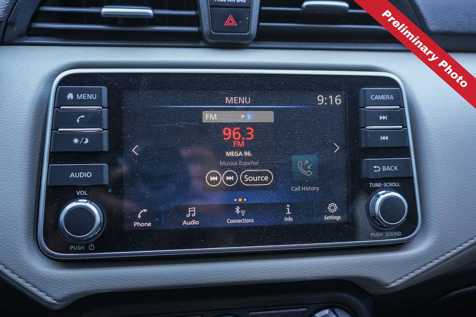 Used 2021 Nissan Versa SV FWD image 19