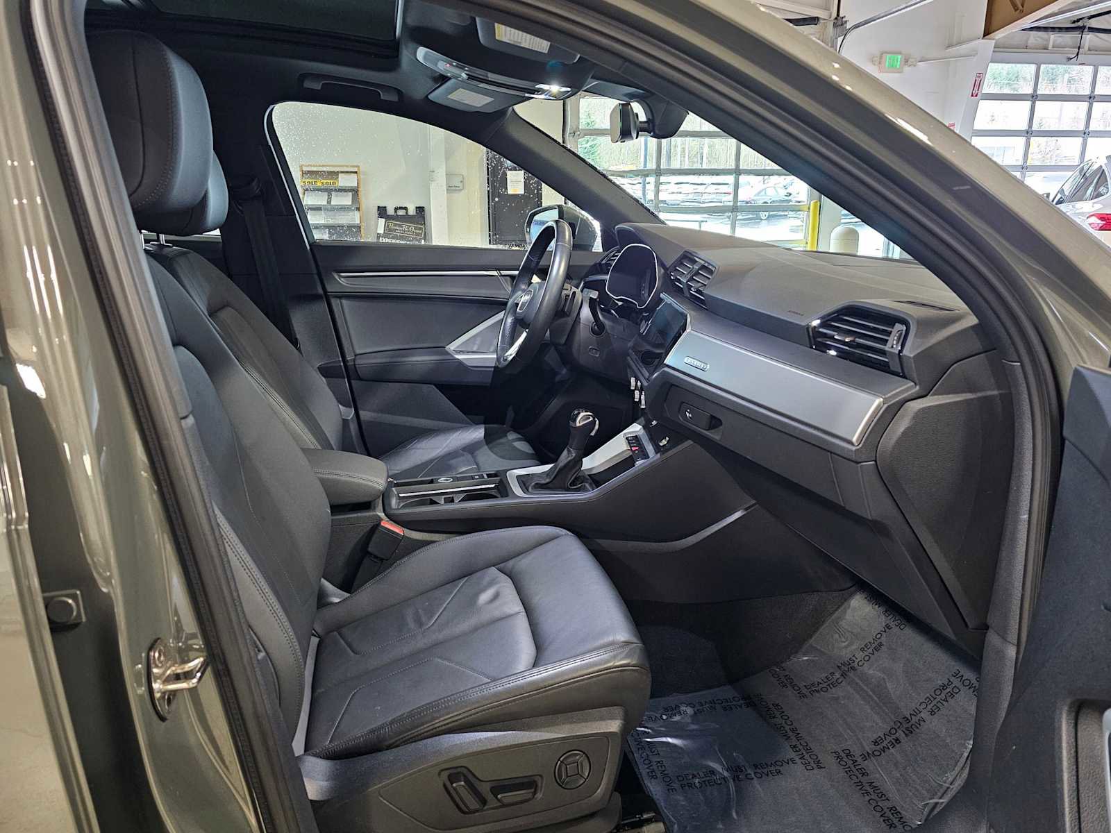 Used 2023 Audi Q3 2.0T Premium w/ Convenience Package image 10