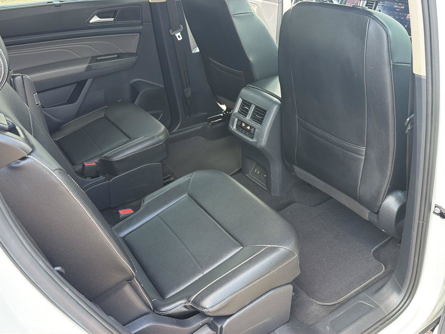 Used 2022 Volkswagen Atlas SE w/ Panoramic Sunroof Package FWD image 17