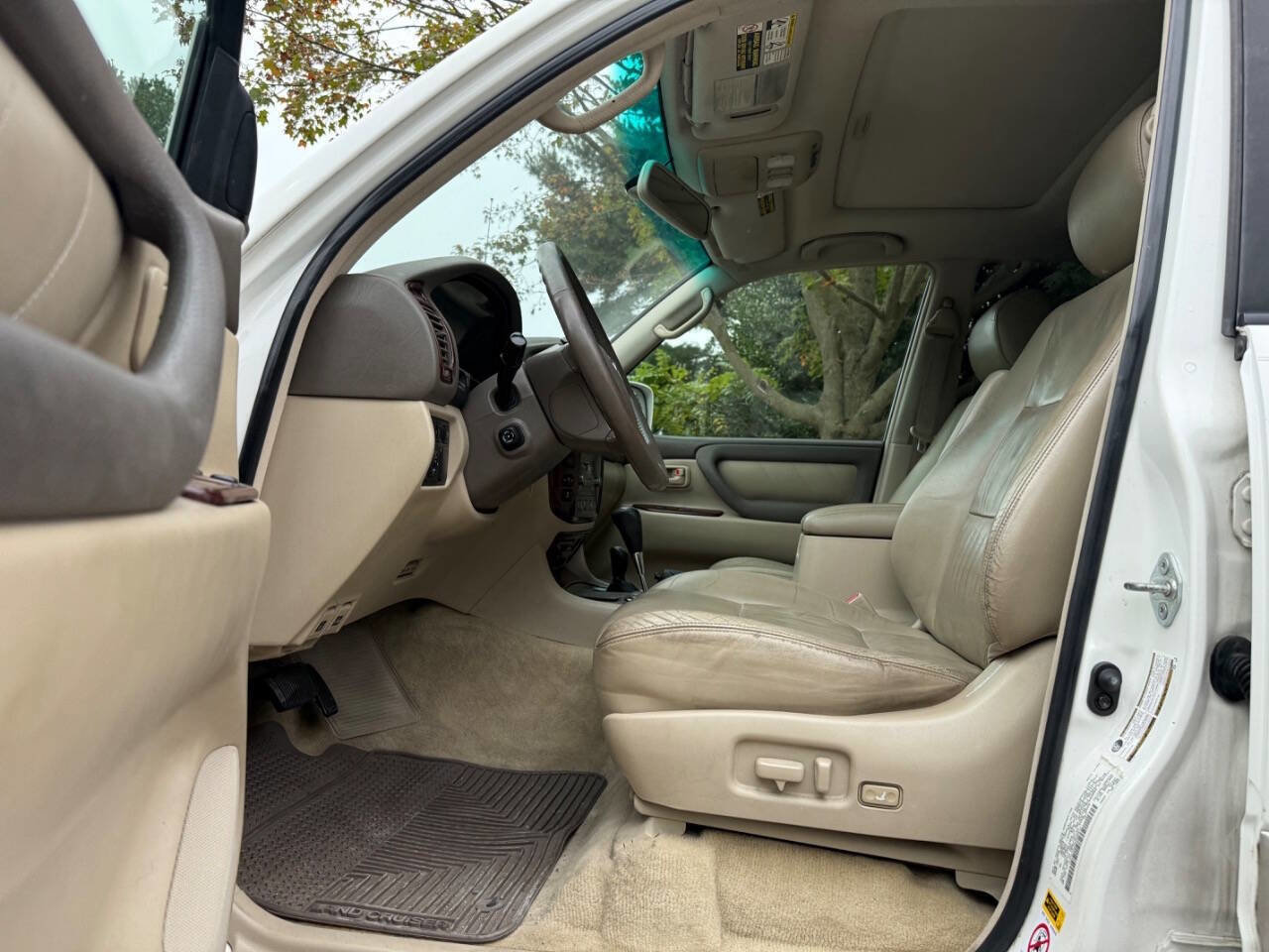 Used 2004 Toyota Land Cruiser image 41