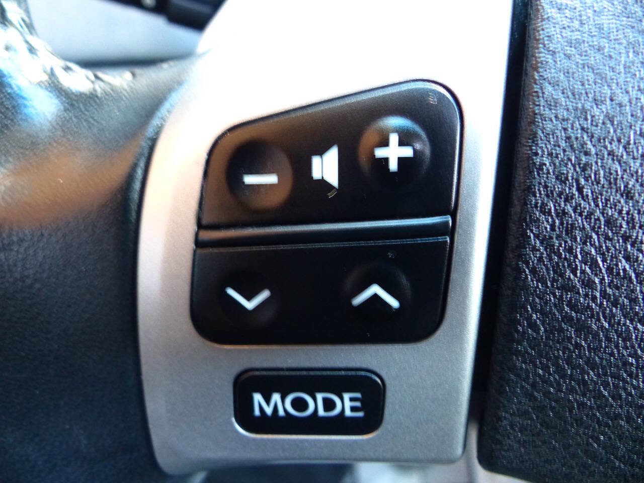 Used 2011 Lexus IS 250C w/ Luxury Pkg RWD image 34