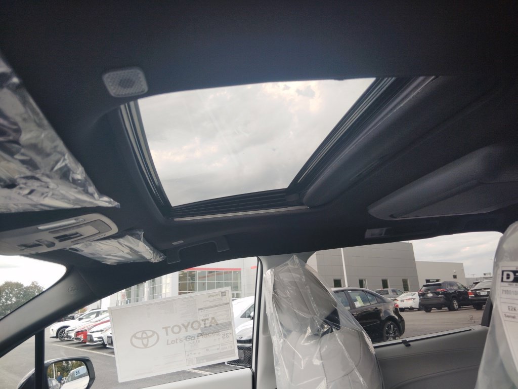 New 2026 Toyota Sienna XSE AWD/4WD image 6