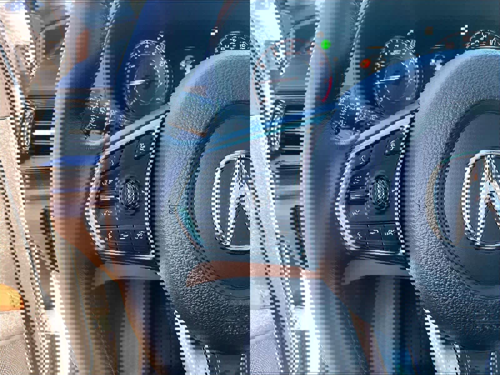 Used 2025 Acura RDX SH-AWD w/ Advance Package image 19