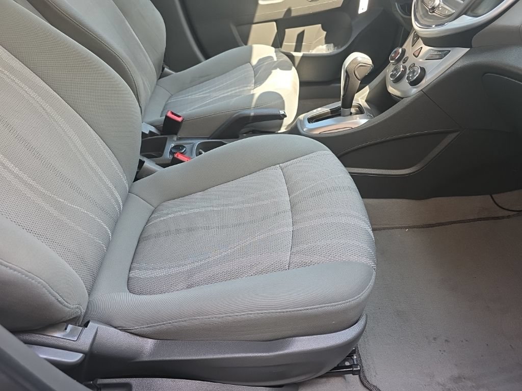 Used 2018 Chevrolet Sonic LT FWD image 23