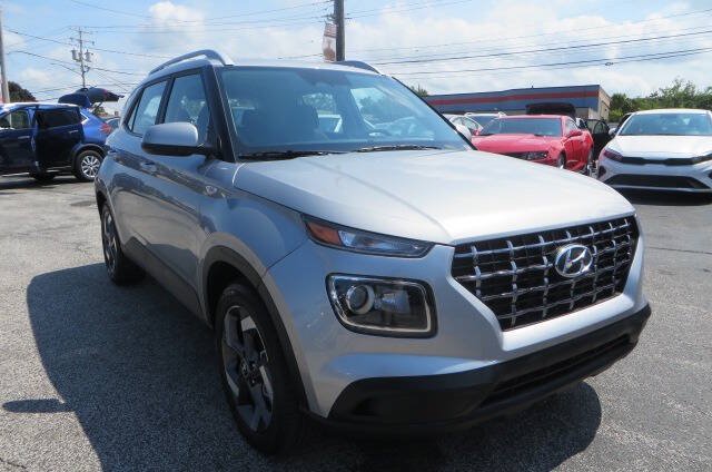 Used 2026 Hyundai Venue SEL FWD image 32