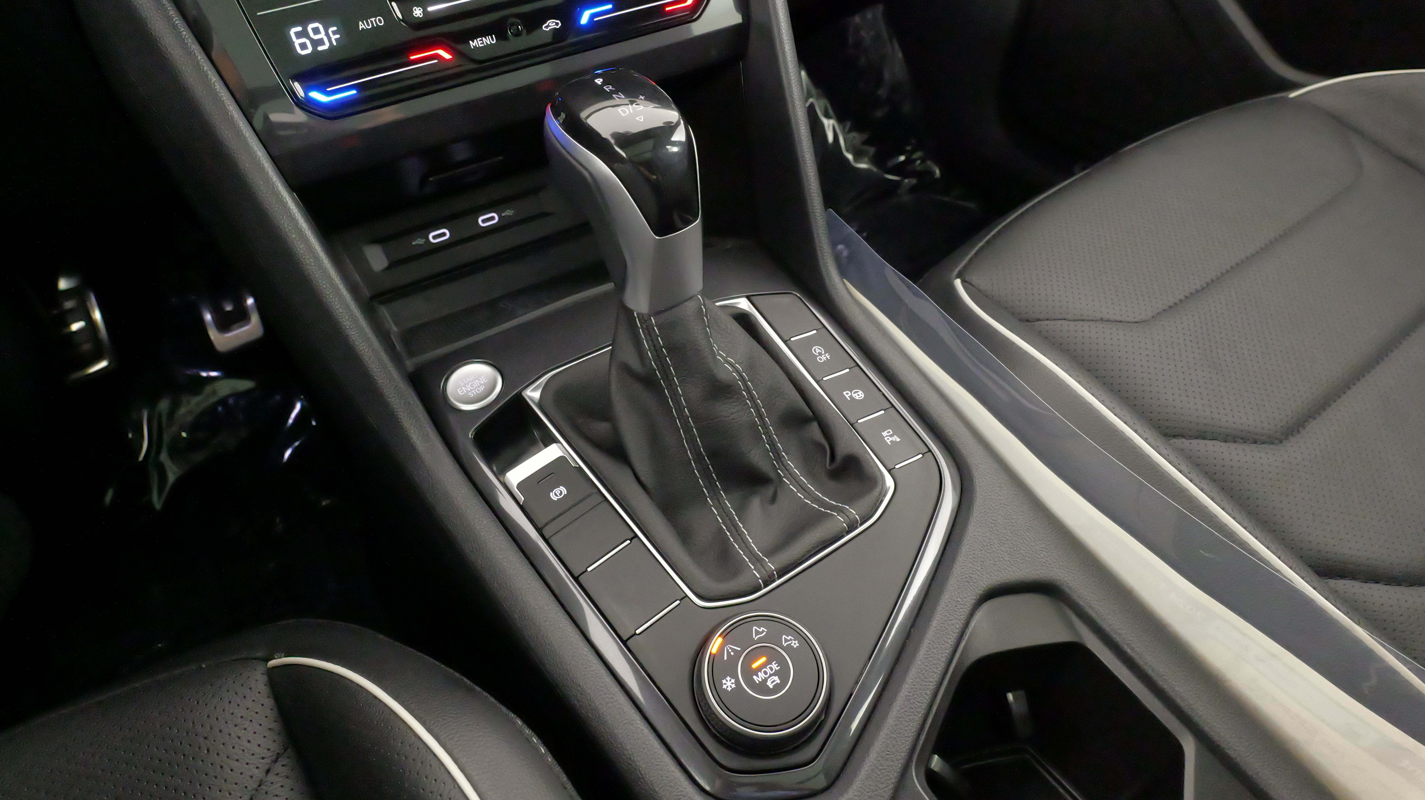 Used 2024 Volkswagen Tiguan SEL R-Line AWD/4WD image 57