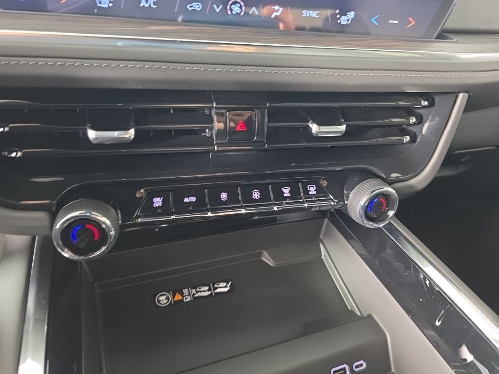 New 2026 Chevrolet Suburban LT w/ Comfort Package AWD/4WD image 19