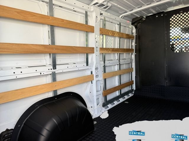 Used 2025 RAM ProMaster 2500 w/ U-Haul Equipment Group FWD image 11