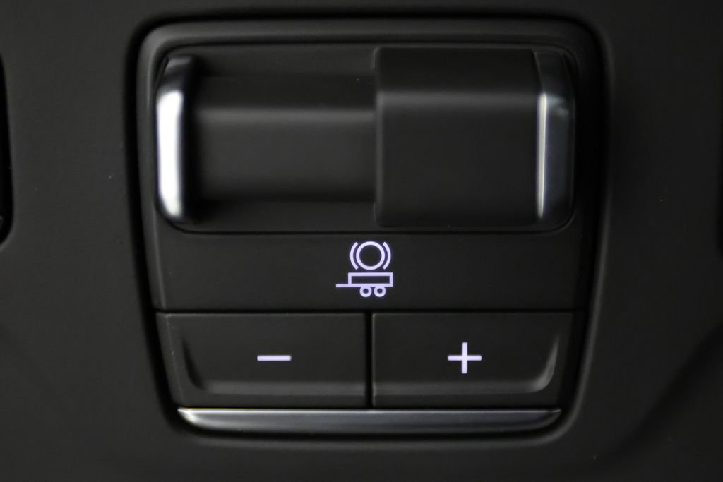 Used 2026 Cadillac Escalade Platinum Sport w/ LPO, ONYX Package AWD/4WD image 28