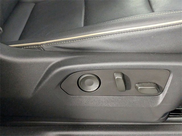 Used 2021 GMC Yukon XL SLT w/ SLT Premium Package image 45