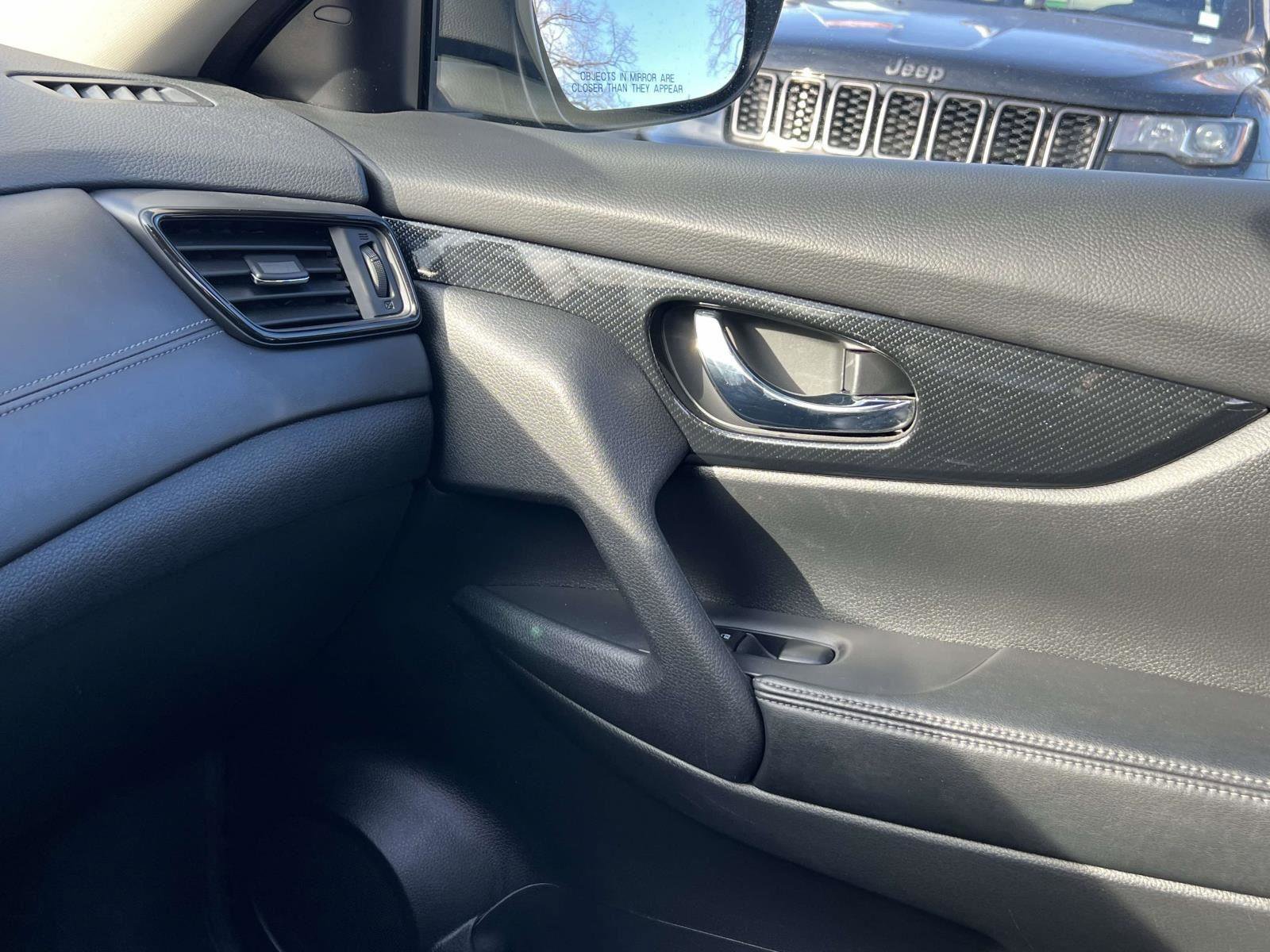 Used 2020 Nissan Rogue SL w/ Premium Package image 36