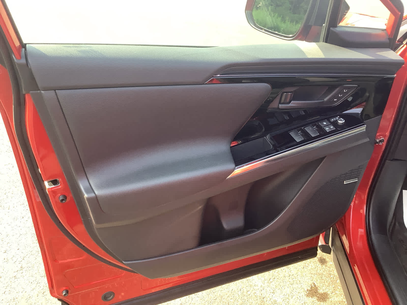 Certified 2023 Subaru Solterra Limited image 9