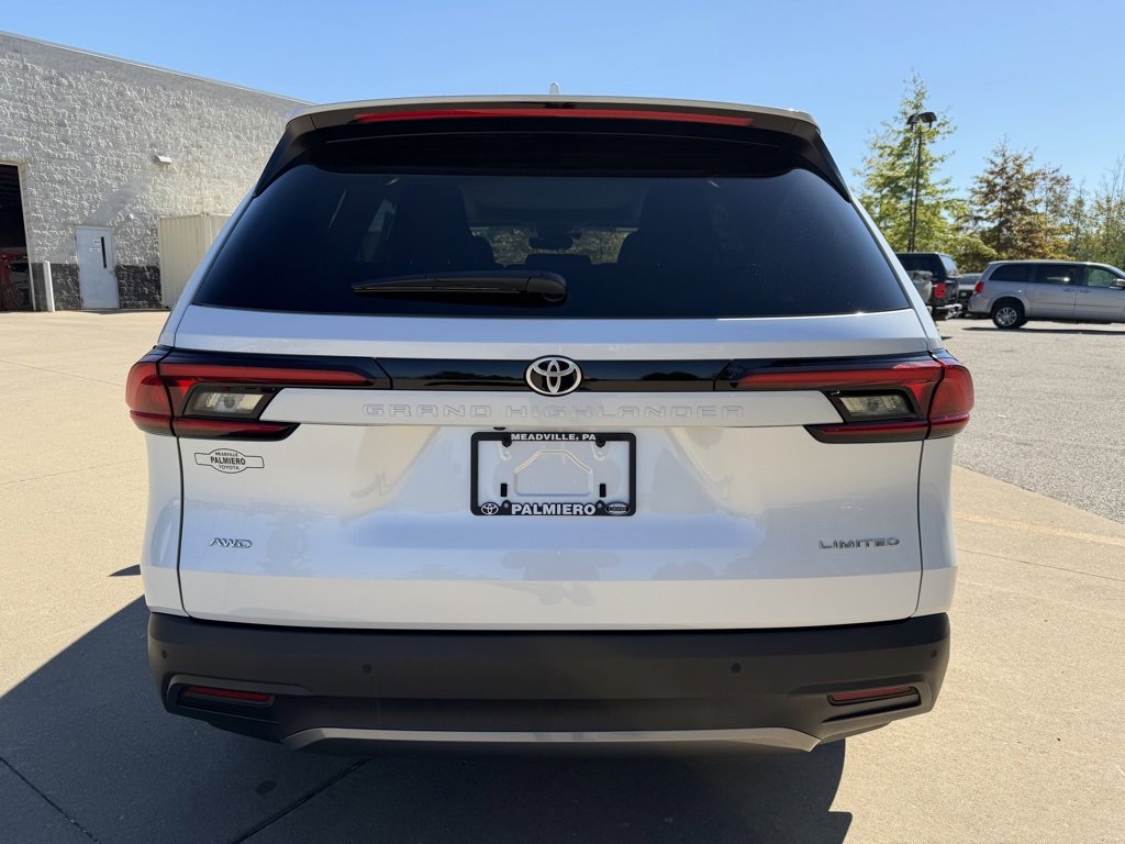 Certified 2025 Toyota Grand Highlander AWD image 5