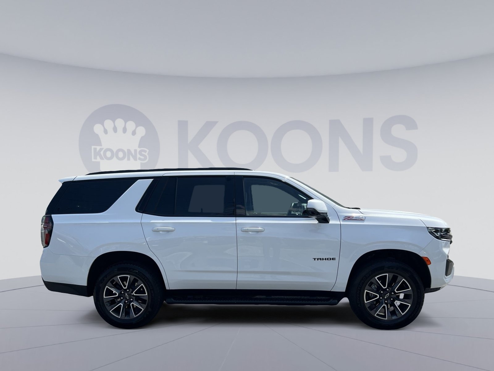 Used 2023 Chevrolet Tahoe Z71 w/ Luxury Package AWD/4WD image 8