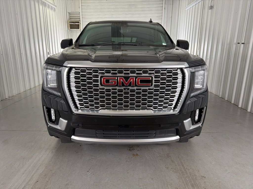 Used 2021 GMC Yukon Denali w/ Denali Premium Package image 2